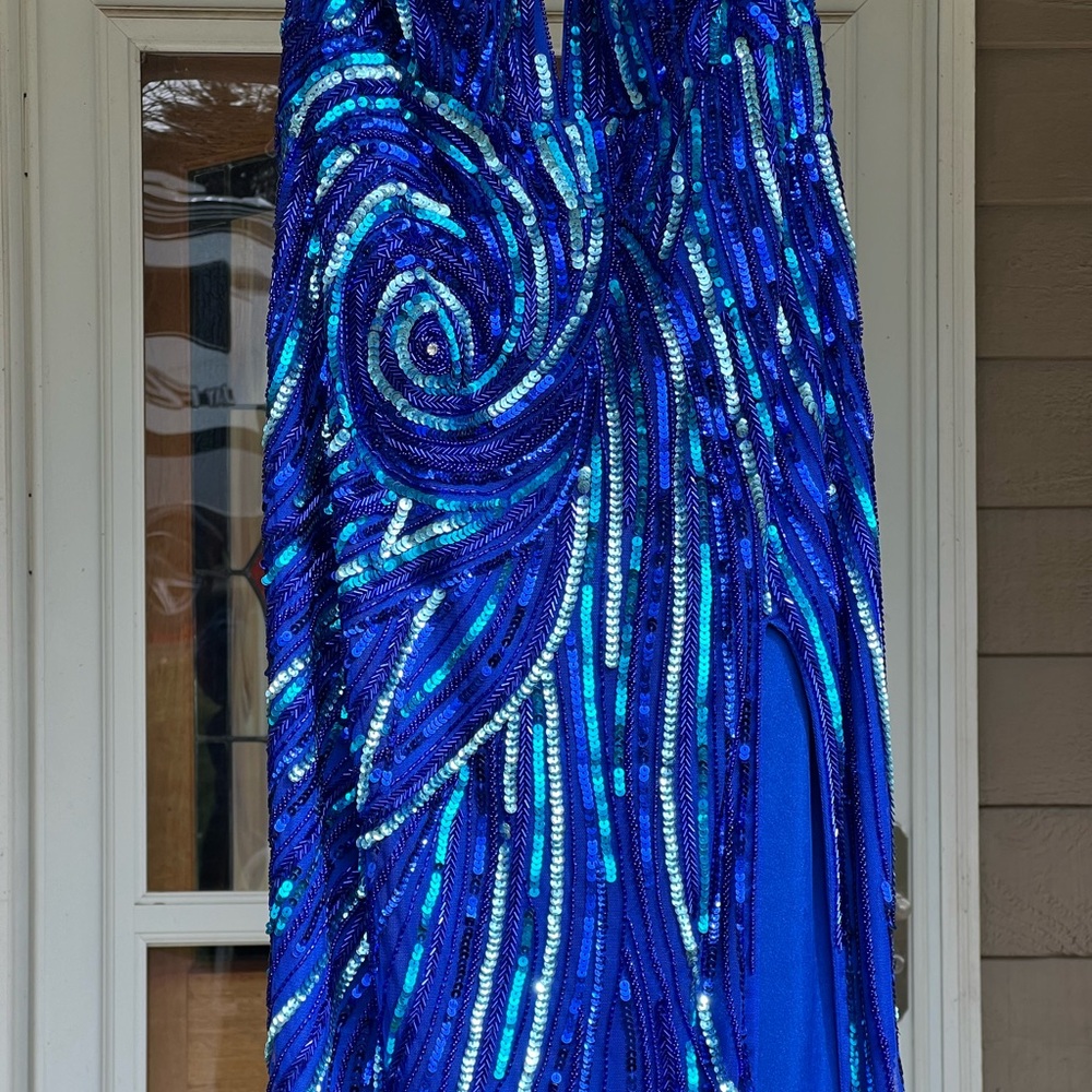 Elegant Blue Sequin Prom Dress - Picture 4 of 12